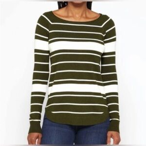 Dark olive green and white striped rounded hem sweater size xxl pink clover